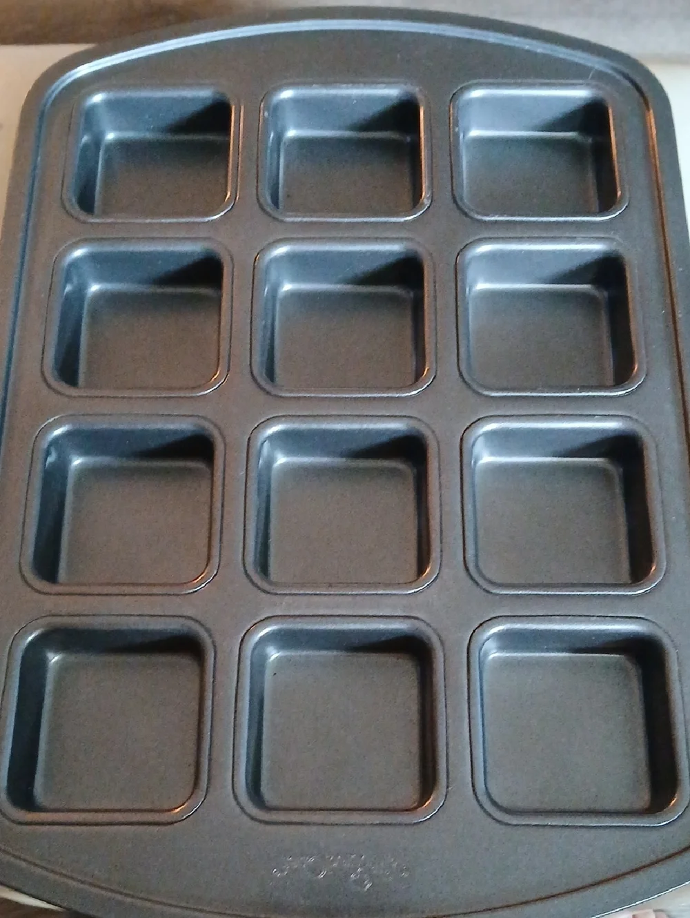 The Pampered Chef Black 12-Square Muffin Brownie Pan